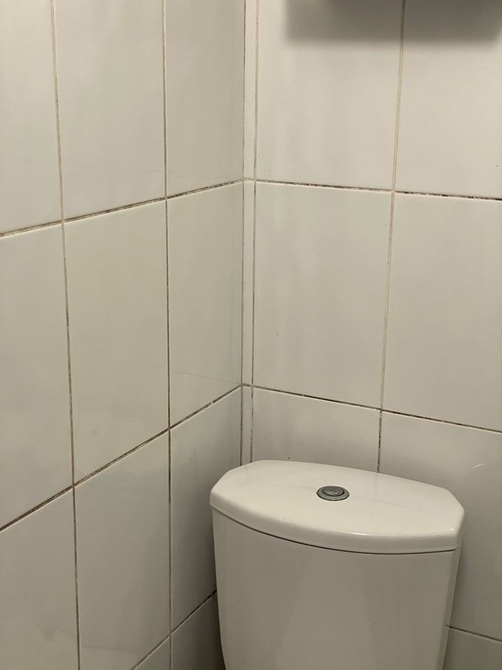 SPACIOUS  STUDIO  FLAT  WITH  ALL  BILLS  INC  CLOSE  TO  NIGHT  TUBE  &  BUSES