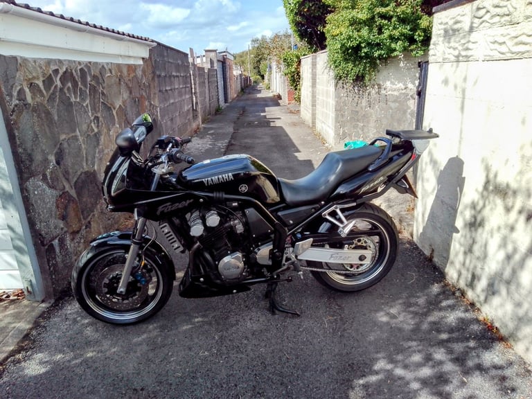 Yamaha, FZS, 2000, 599 (cc)