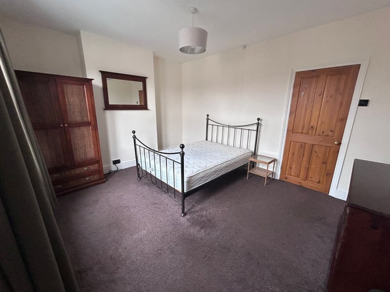 Double room available 