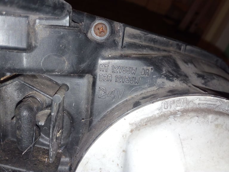 Subaru legacy headlights