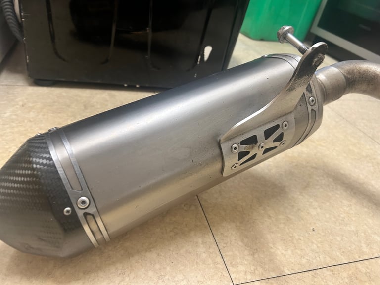 Triumph Speed Triple S & R Arrow Slip On Silencers A9600773