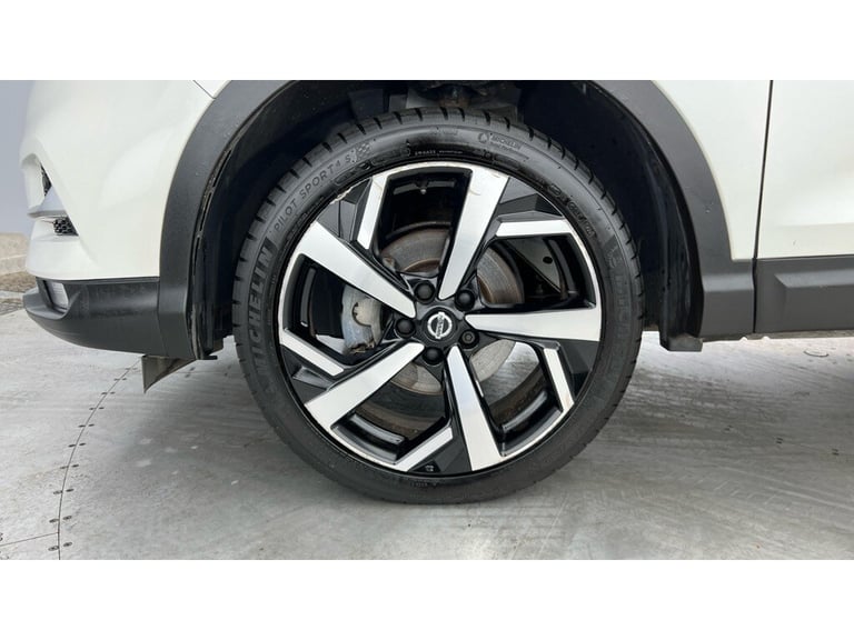  Nissan Qashqai 1.3 Dig T N Motion Suv 5dr Petrol Manual Euro 6 s/s 140 Ps