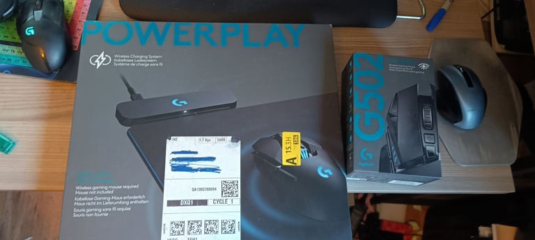 Logitech G502 Gaming Mouse & Powerplay Wireless Charging Matt