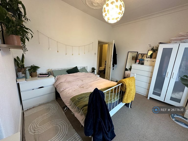 2 bedroom flat in Heaton, Newcastle Upon Tyne, NE6 (2 bed) (#2677835)