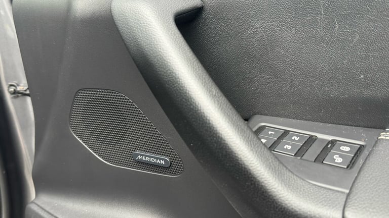 2017 Jaguar F-Pace 2.0d R-Sport 5dr Auto AWD Diesel Estate Estate Diesel Automatic