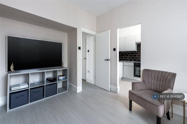 image for 2 bedroom flat in Goldney Road, London, W9 (2 bed) (#2640887)