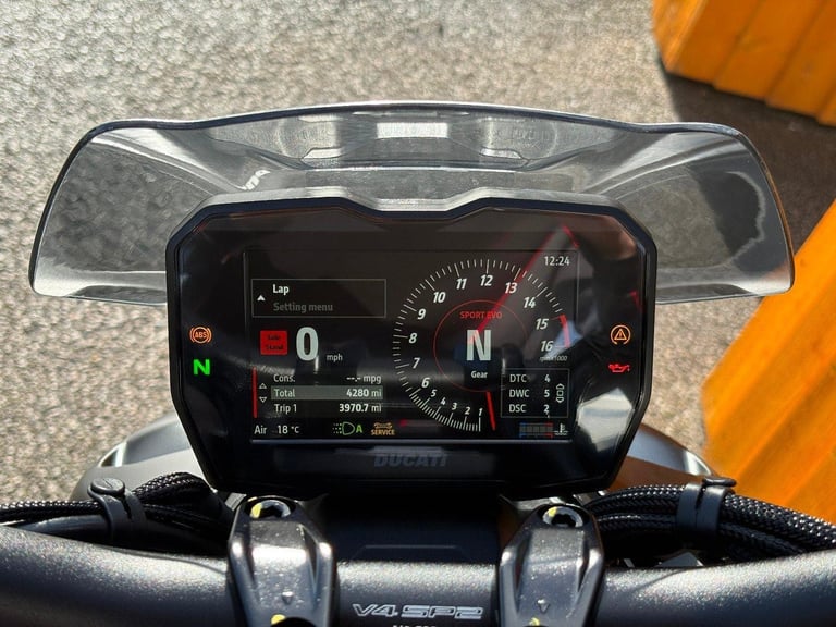 2024 Ducati Streetfighter SP2