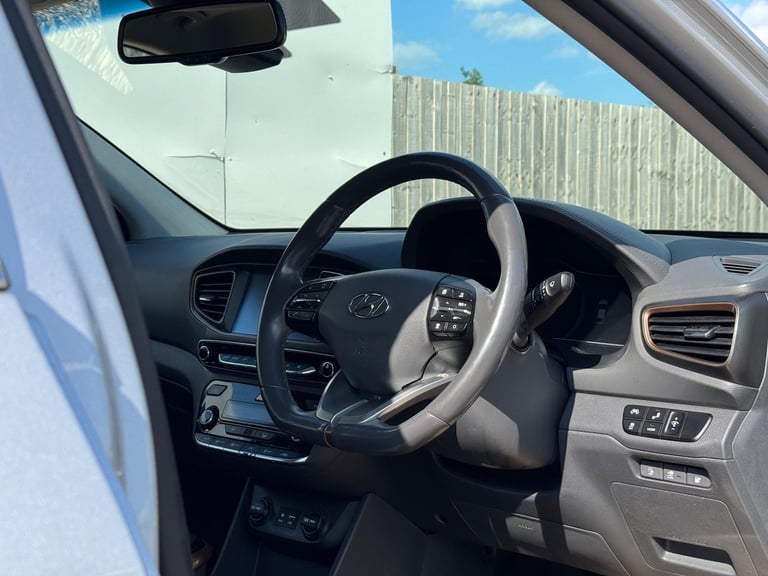 2018 Hyundai IONIQ 28kWh Premium SE Hatchback 5dr Electric Auto (120 ps) HATCHBACK Electric Autom...