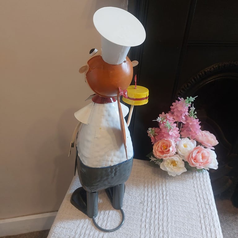 Novelty Metal Chef Baker Kitchen Or Garden Ornament 