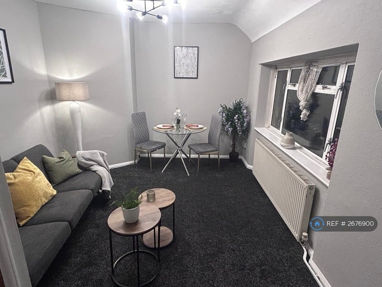 1 bedroom flat in Miller Road, Croydon, CR0 (1 bed) (#2676900)