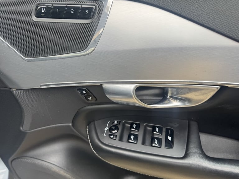 2018 Volvo XC90 T8 2.0 T8 TWIN ENGINE MOMENTUM PRO AWD 5DR Automatic 4x4 Petrol/Electric Automatic