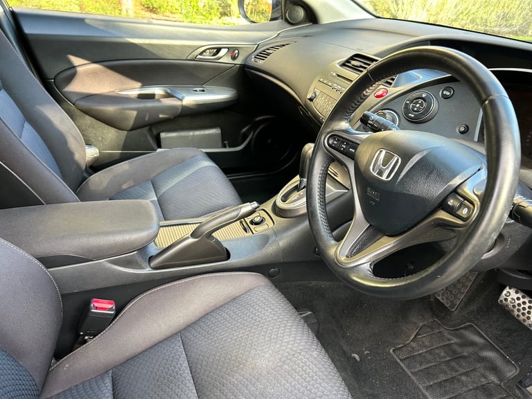 FACE LIFT 2009 HONDA CIVIC 1.8 FULL AUTOMATIC PETROL LOW MILEAGE 90k.,drives superb,great condition 