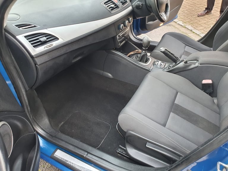 2010 Renault Megane 1.6 16V Dynamique TomTom Hatchback 5dr Petrol Manual Euro 5