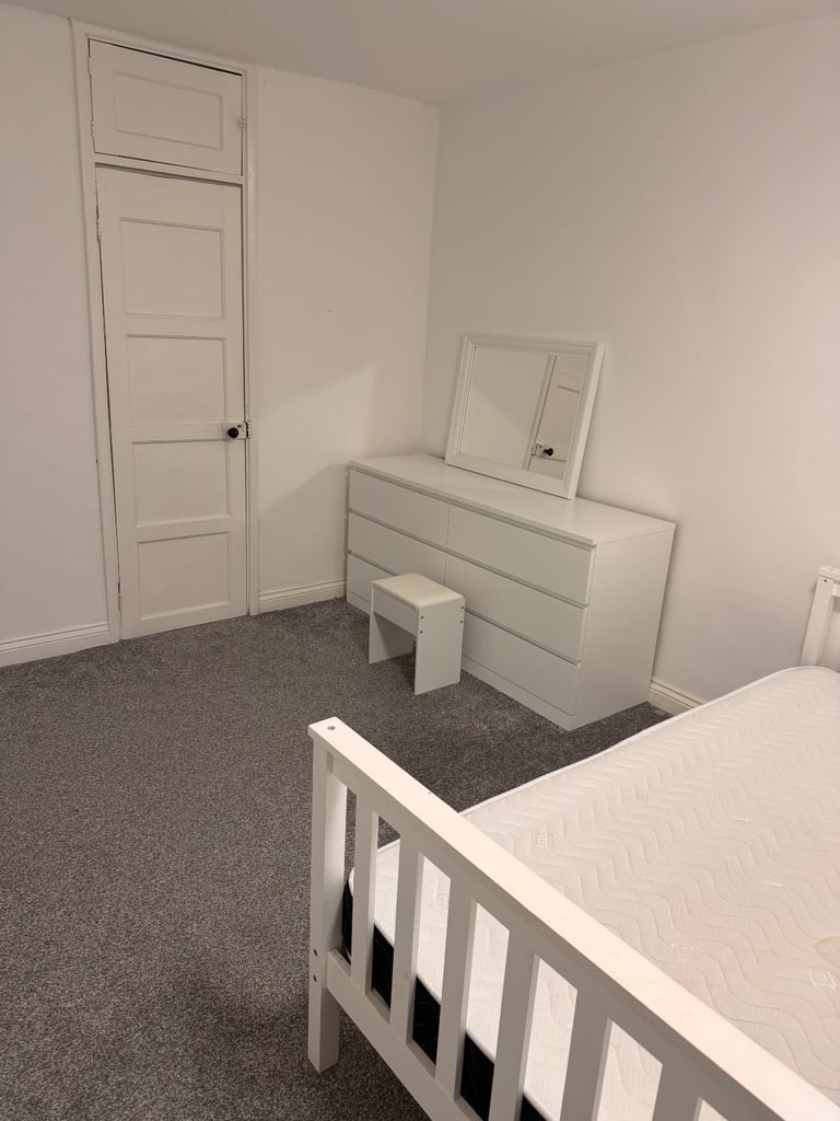Room to let in shared house (3 Available)