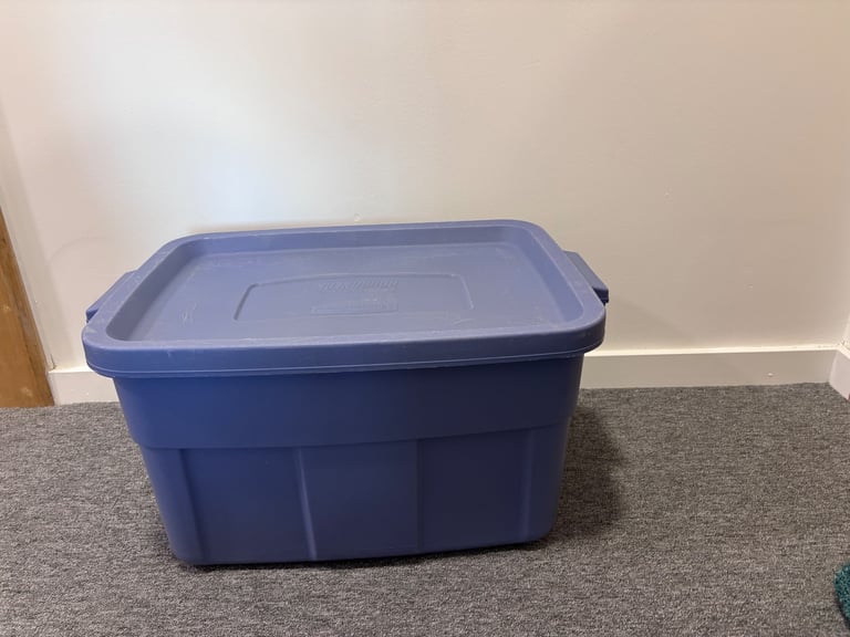 Rubbermaid ROUGHNECK Storage boxes