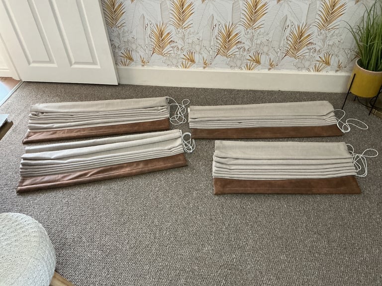 image for Neutral Roman Blinds ( set of 4)