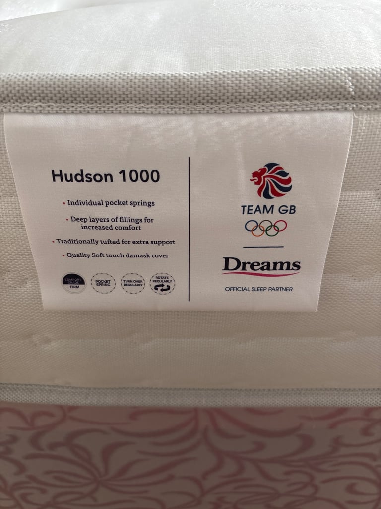 4ft 6in Divan bed with mattress & headboard