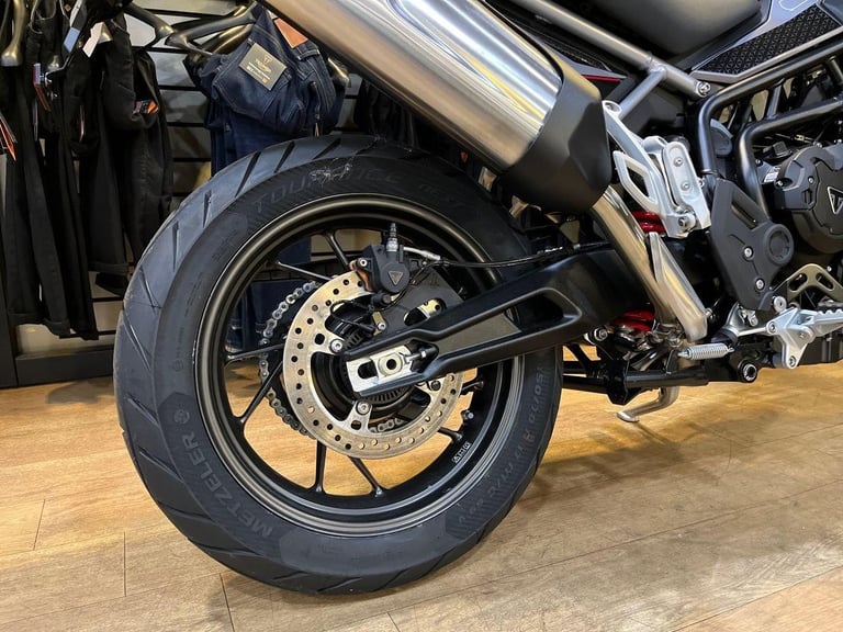 2025 Triumph Tiger 900 GT PRO PREMIUM TWIN COLOUR Petrol black 6 Speed