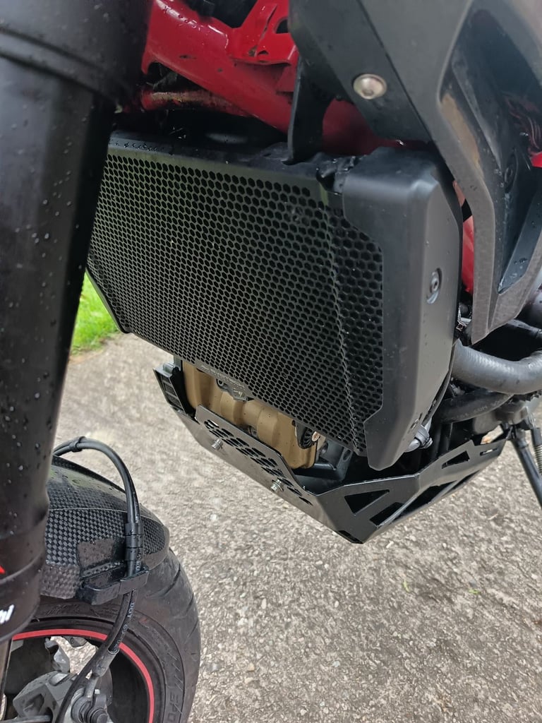 Ducati hypermotard 821 sp