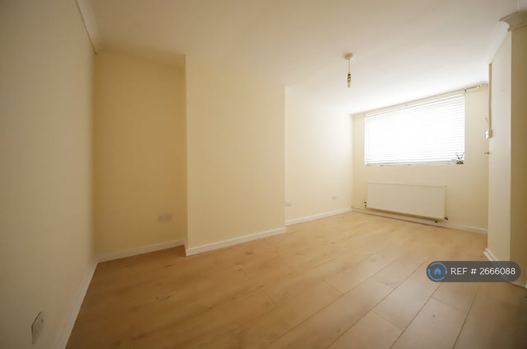 1 bedroom flat in Kent Road, Orpington, BR5 (1 bed) (#2666088)