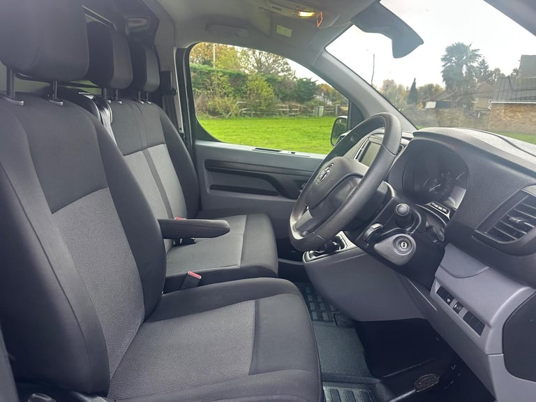 2022 Vauxhall Vivaro 2700 1.5d 100PS Dynamic H1 Van PANEL VAN DIESEL Manual