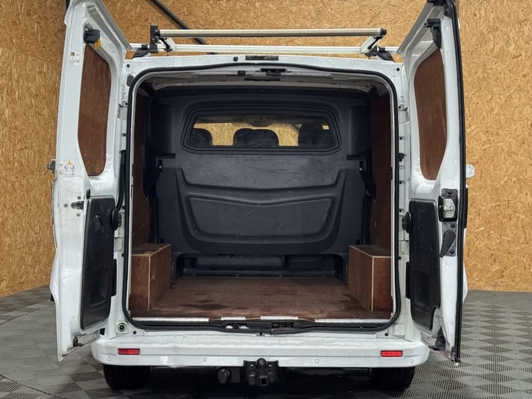 2016 Vauxhall Vivaro 1.6 CDTi 2900 BiTurbo ecoFLEX Sportive Crew Van Double Cab 5dr Diesel Manua ...