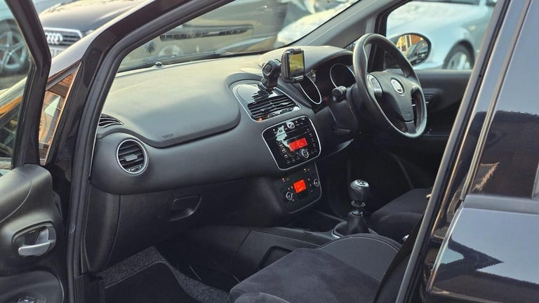 FIAT PUNTO 1.4 Easy Euro 6 (s/s) 5dr 2015
