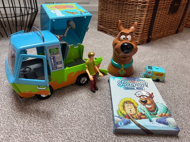 Vintage Scooby Doo money box, mystery machine van, dice roller DVD