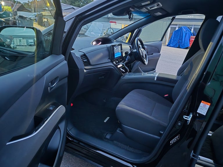2016 Toyota Estima Aeras ULEZ compliance warranted mileage   Hybrid Electric Automatic