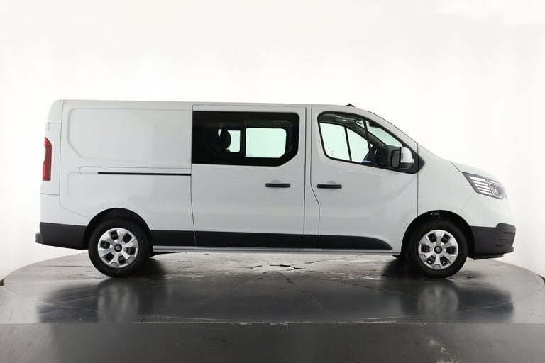 2025 Renault Trafic LL30 Blue dCi 130 Advance [Safety] Crew Van WINDOW VAN DIESEL Manual