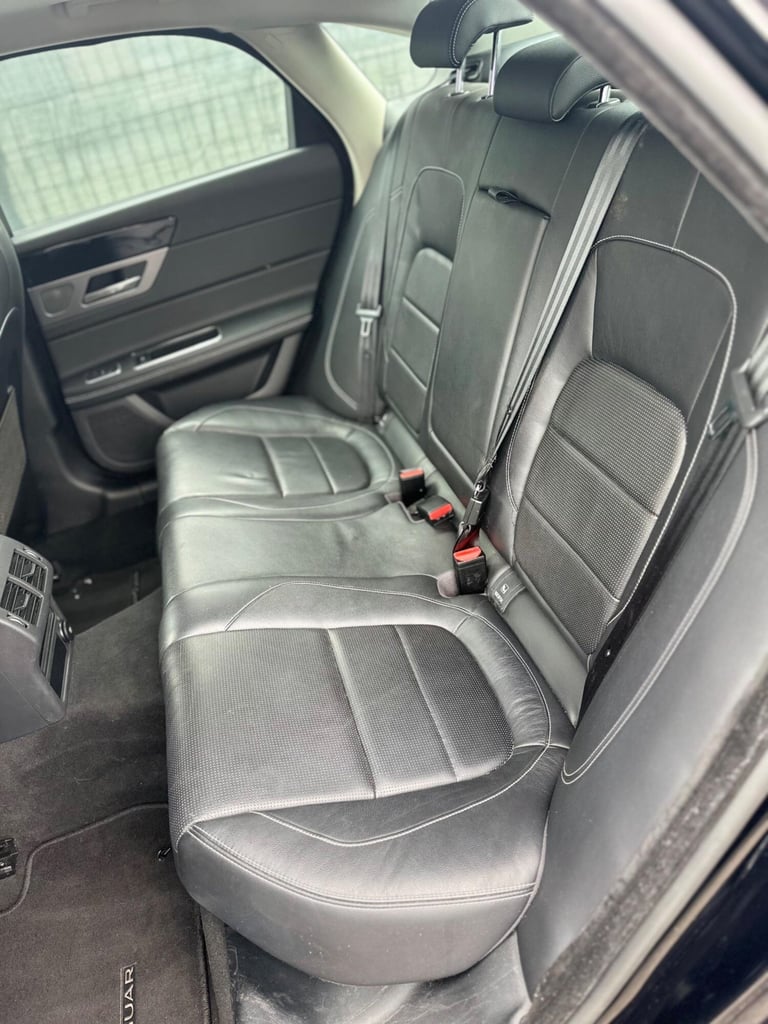 2018 Jaguar XF 2.0i R-Sport Auto Euro 6 (s/s) 4dr SALOON Petrol Automatic