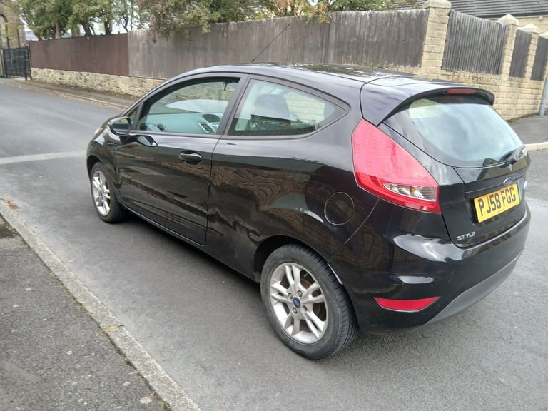 Ford fiesta 1.2 petrol manual mot till april 2026