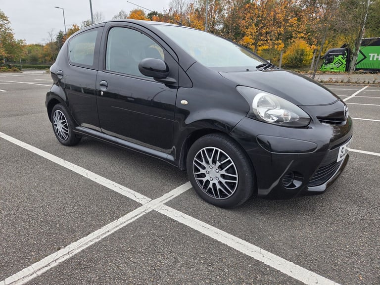 Toyota, AYGO, Hatchback, 2013, Manual, 998 (cc), 5 doors