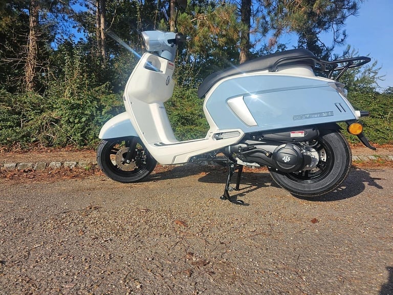 AJS BARLETTA 125 CVT EURO 5 2025 Petrol Automatic in Blue