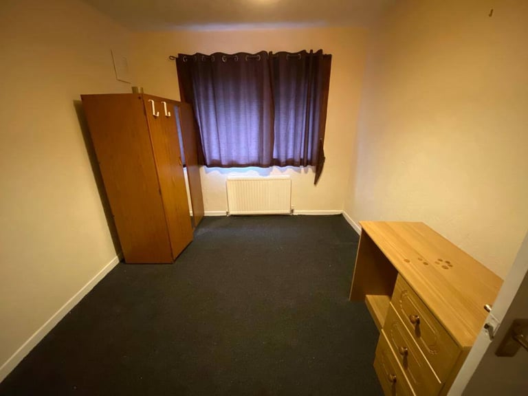 5 Madras Place Flat 0-1 Neilston G78 3PH  - Available Now