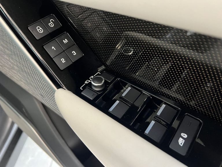 2017 Land Rover Range Rover Velar 3.0 SD6 V6 First Edition SUV 5dr Diesel Auto 4WD Euro 6 (s/s) (...