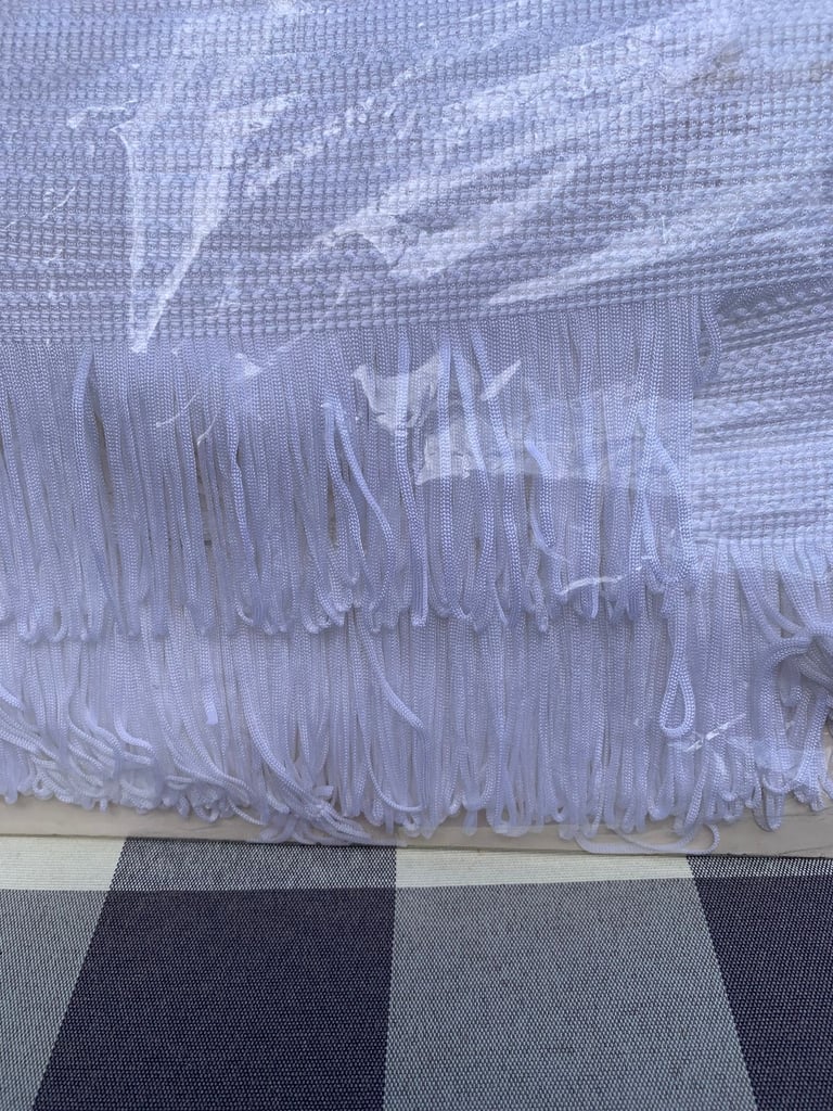 cut loop fringing in white and black