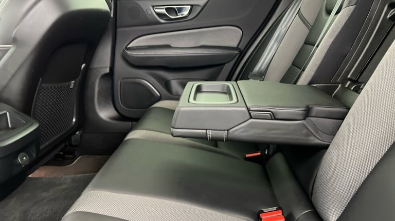 2020 Volvo V60 R-Design, B5 mild hybrid Estate Petrol Automatic