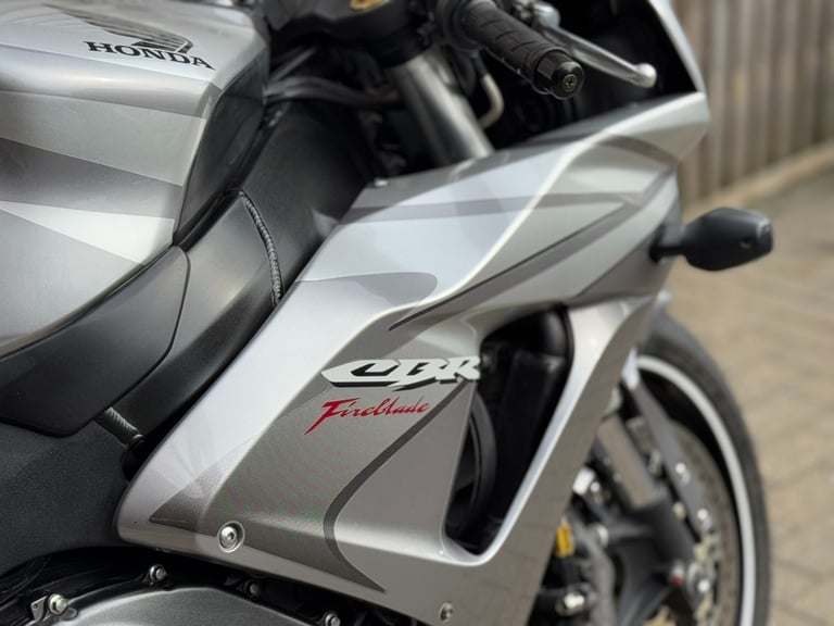 HONDA CBR 1000 RR FIREBLADE 2006 (56) SUPER SPORT + VERY CLEAN EXAMPLE 