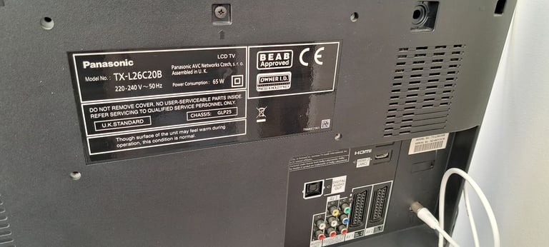 PANASONIC LCD TELEVISION 26 INCH ON A STAND WITH REMOTE AND INSTRUCTIONS. IMMACULATE.