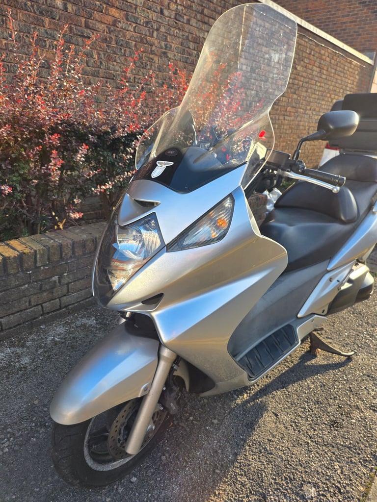 Honda Fjs 600 Silver wing 2002 November ULEZ COMPLIANT 16715 MILES