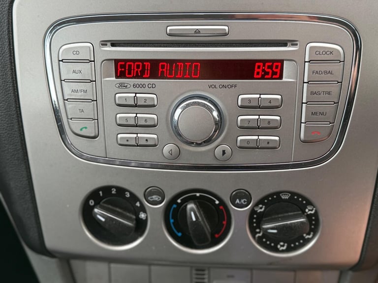 2009 Ford Focus 1.6 Style 5dr HATCHBACK Petrol Manual