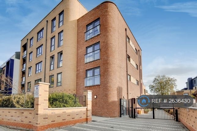 image for 2 bedroom flat in London Road, Isleworth, TW7 (2 bed) (#2636430)