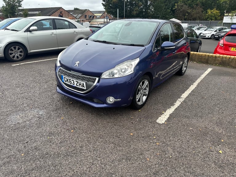 image for Peugeot, 208, Hatchback, 2013, Manual, 1199 (cc), 5 doors