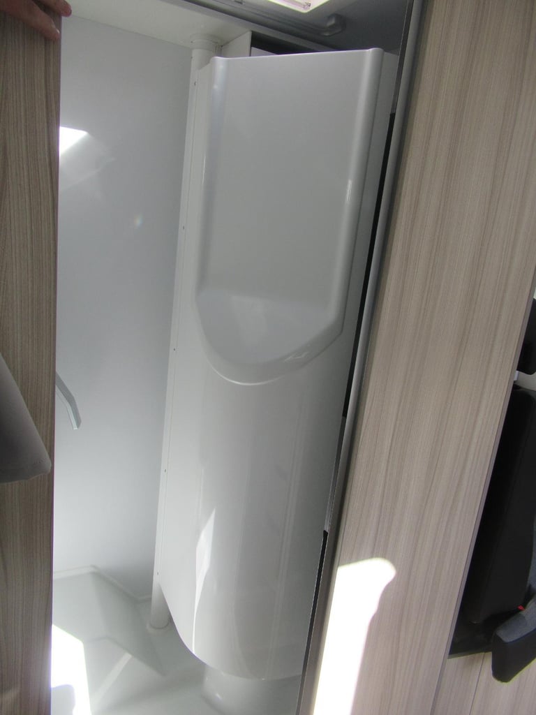 Adria Compact Supreme SL 2.2 Diesel 140BHP Automatic