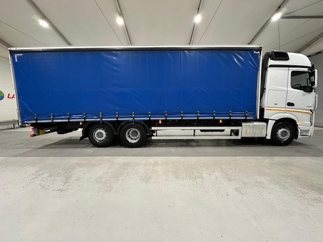 Mercedes Actros 2535 6x2 Sleeper Cab Curtainsider  