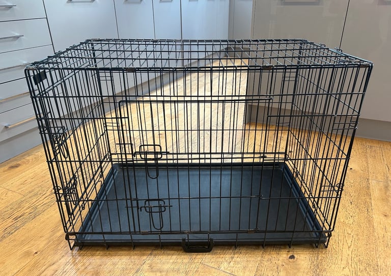 Medium puppy/dog crate with cover 