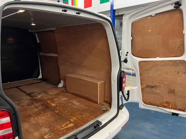 2017 Volkswagen Transporter T30 L2 TRENDLINE 2.0TDI BLUEMOTION 150PS DSG AUTO LWB VAN (EURO 6) PA...
