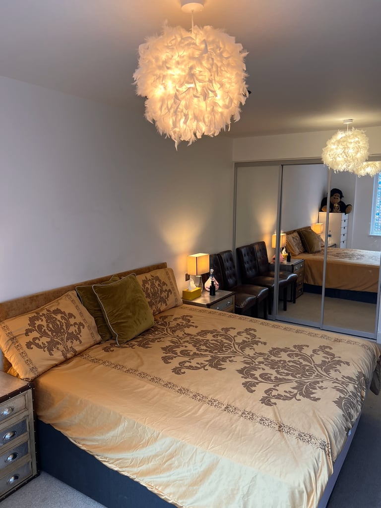 2 bathroom , 2 bedroom, Ensuite and 35% DISCOUNTED to have nice flatmate.