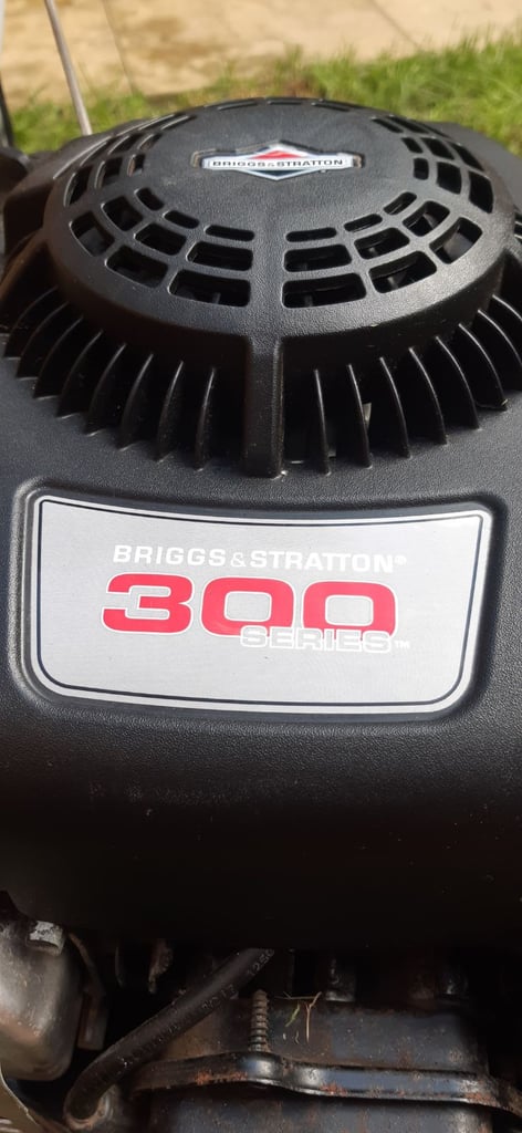 Yardforce B&S 300 4 stroke